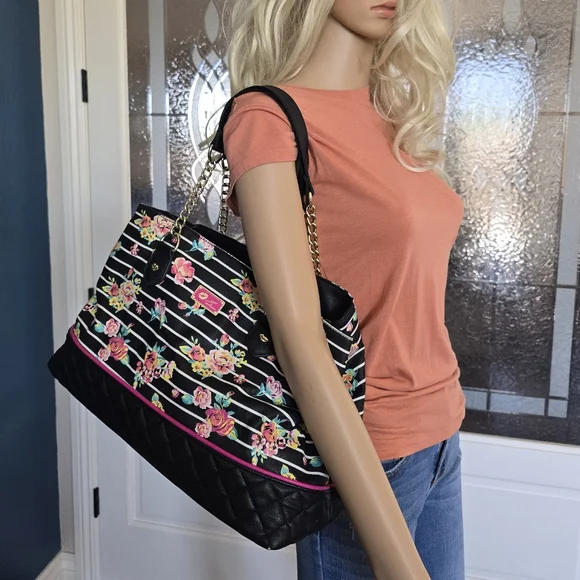 BETSEY JOHNSON PURSE - Picture 12 of 15